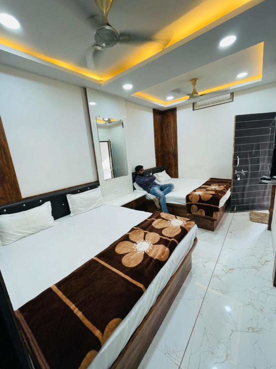 Hotel Shree Shyam Sharnam Godarpura Kültér fotó